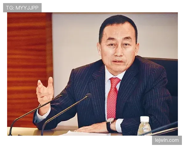 如果把吴向东的一天拍成八卦节目，第一集被放大的不是赛绩，是那些让人替自己钱包尴尬的消费细节